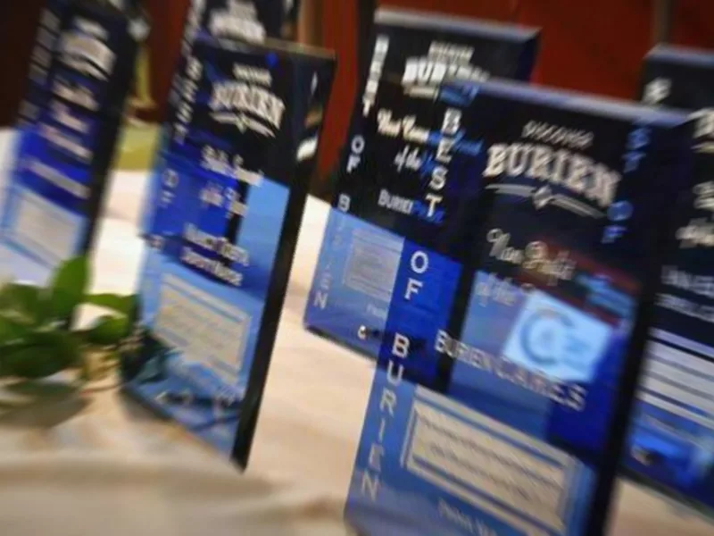 Discover Burien honors local businesses, volunteers at first awards dinner since 2019