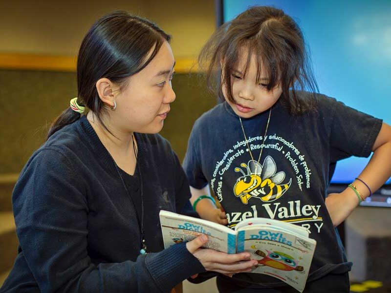 Team Read supports young readers and working teens at Burien’s Hazel Valley Elementary