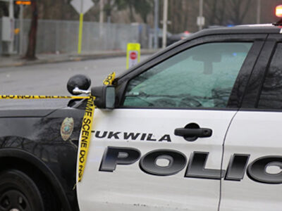 Multiple agencies respond to assist Tukwila Police with large, unruly crowd following knife assault
