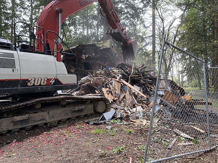 DottieHarperHouseDemo IMG 3169