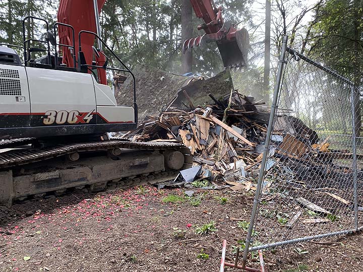 DottieHarperHouseDemo IMG 3170