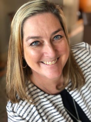 TiffanyCrosby Headshot 300