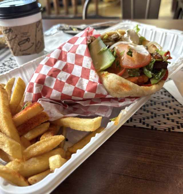 ZainRestaurant+Bakery 640