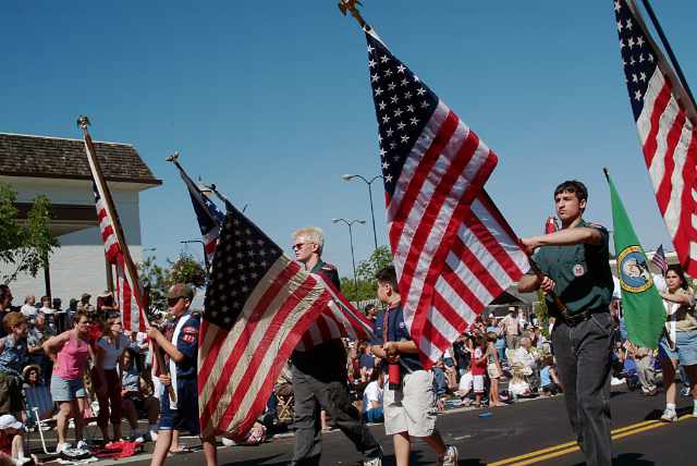 BurienParadeColorGuard 640