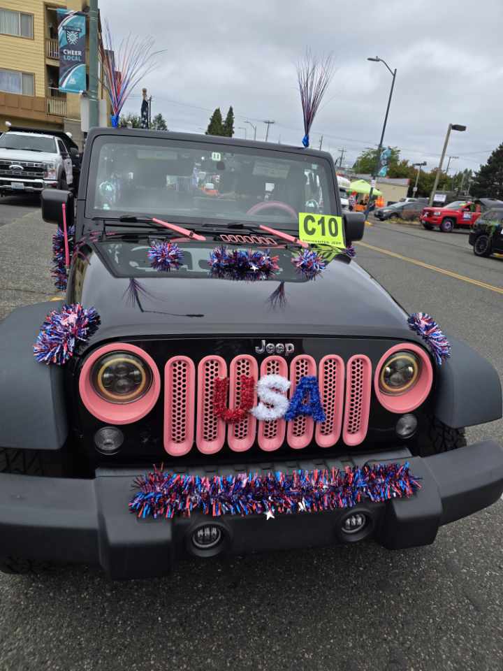Burien4thOfJulyParade LoriStrong 1000042227 720