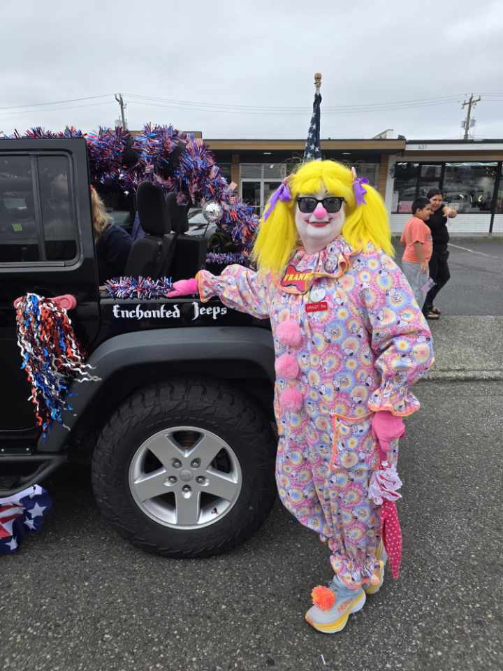 Burien4thOfJulyParade LoriStrong 1000042229 720