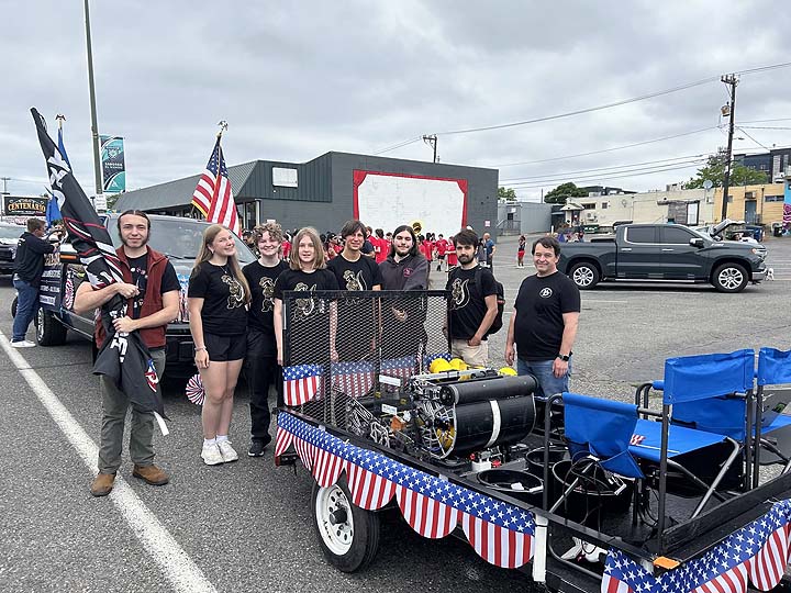 SkunkWorksRoboticsBurienParade26 01