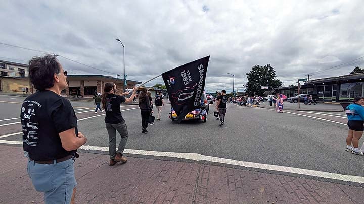 SkunkWorksRoboticsBurienParade26 05