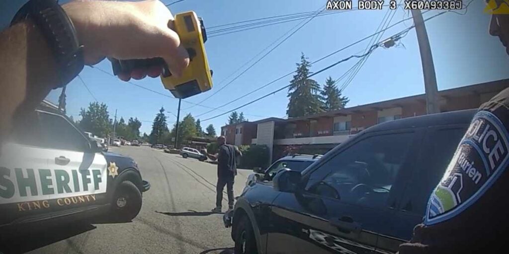 VIDEO: Man charged after allegedly pointing gun at undercover detective while driving on SR 509