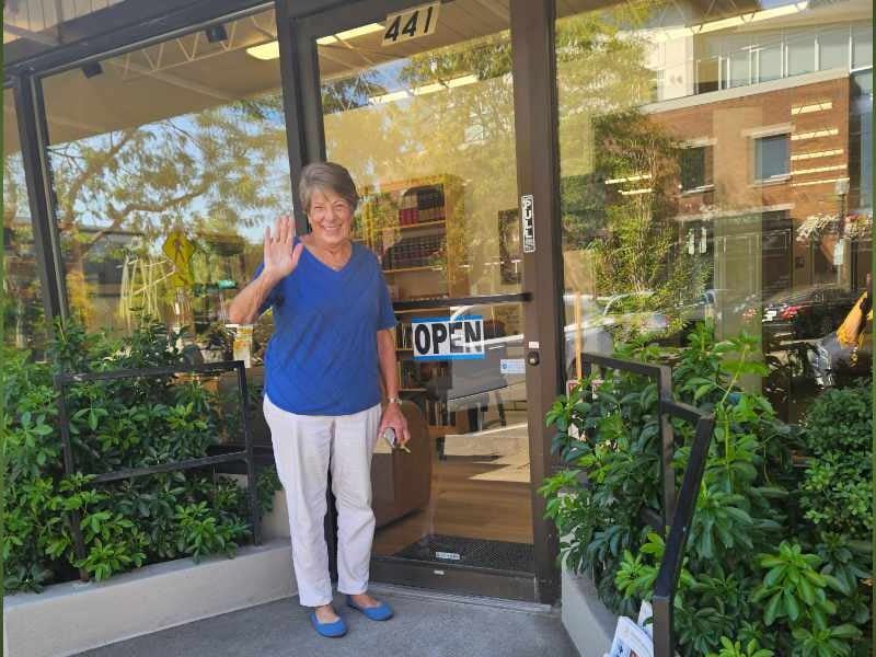 Christian Science Reading Room reopens in Downtown Burien
