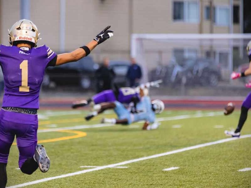 Highline Pirates open 2026 varsity football season with 25–15 loss to Mount Rainier 